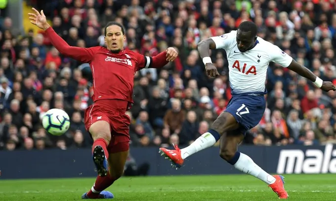 Đáng 'đồng tiền bát gạo', Van Dijk cứu Liverpool với pha phòng ngự đỉnh cao - Bóng Đá