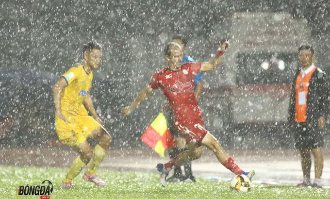 “Còng lưng” lo trụ hạng V-League, HLV Miura mơ giúp TP.HCM vươn tầm châu lục - Bóng Đá