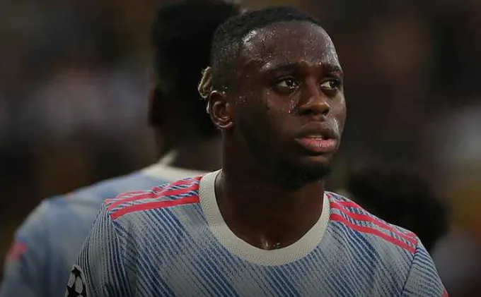 Official: Wan-Bissaka - Bóng Đá