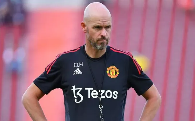 Erik ten Hag could be without Man United star for a year following recent injury - Bóng Đá