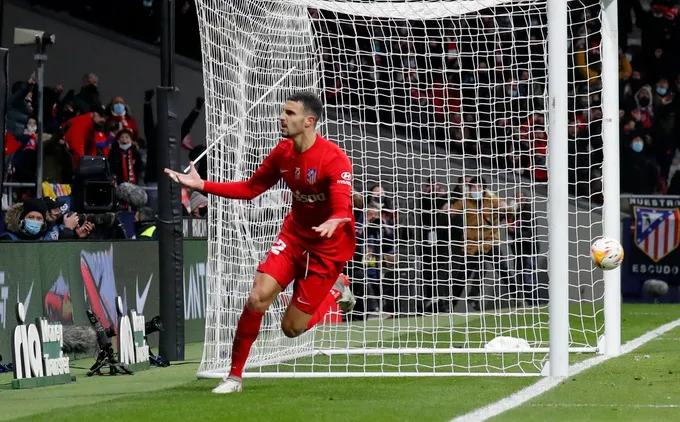 Atletico thắng ngược Valencia vào phút chót - Bóng Đá