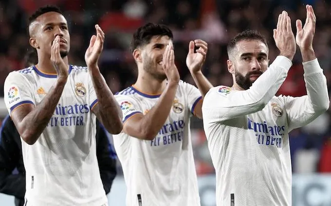 Benzema hai lần đá hỏng 11m, Real Madrid vẫn thắng dễ '3 sao' - Bóng Đá