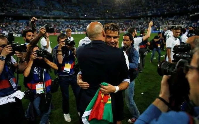 Zinedine Zidane và những thăng trầm ở Real Madrid - Bóng Đá