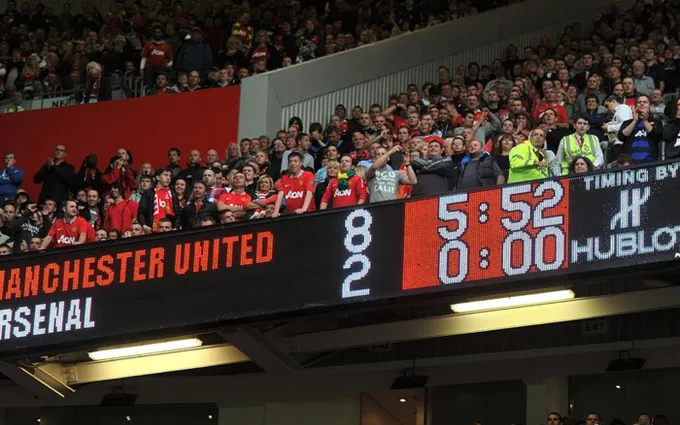 10 khoảnh khắc kinh điển nhất đại chiến M.U - Arsenal - Bóng Đá