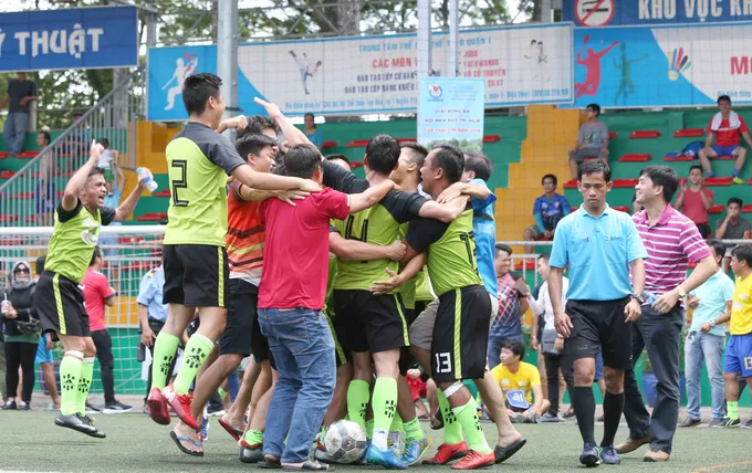 Báo Thanh Niên chính thức đăng quang ngôi vô địch giải Hội nhà báo TP.HCM 2018 - Bóng Đá