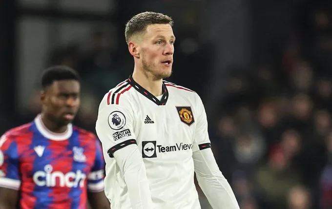 Erik ten Hag explains throwing Wout Weghorst straight into Manchester United starting XI - Bóng Đá