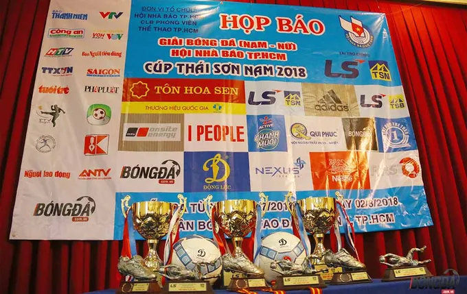 Giải bóng đá futsal hội nhà báo TP.HCM 2018: Kịch tính Serie A, hấp dẫn ở Serie B - Bóng Đá