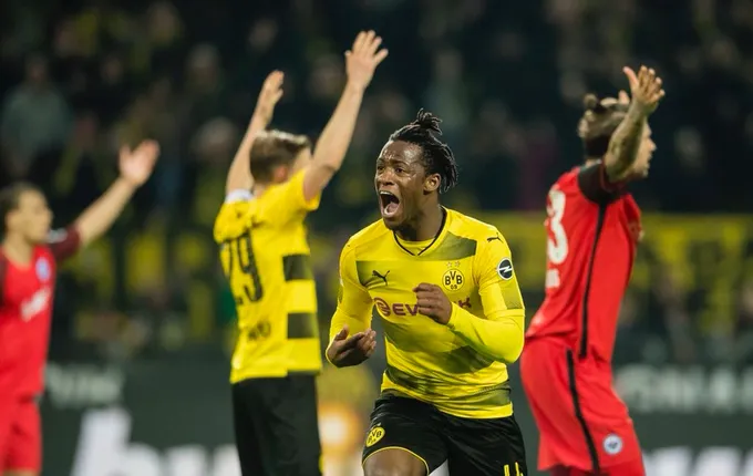 Batshuayi lập cú đúp, Dortmund 'nghẹt thở' giành thắng lợi phút bù giờ - Bóng Đá