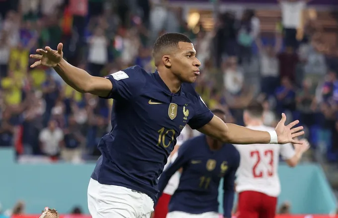 Mbappe san bằng kỷ lục của Pele - Bóng Đá