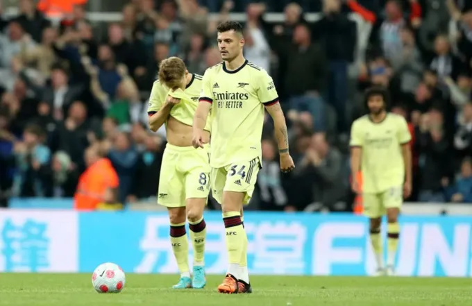 Arsenal văng khỏi top 4: Những trái tim yếu đuối - Bóng Đá