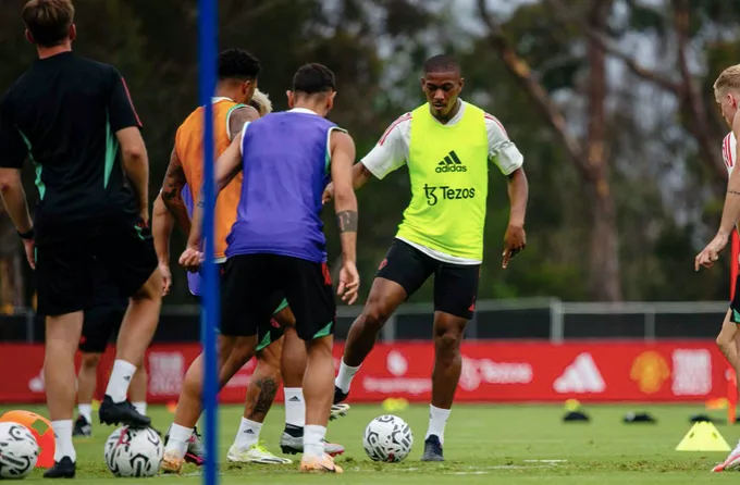 Onana bất ngờ thân thiết với viện binh ở buổi tập của Man Utd - Bóng Đá