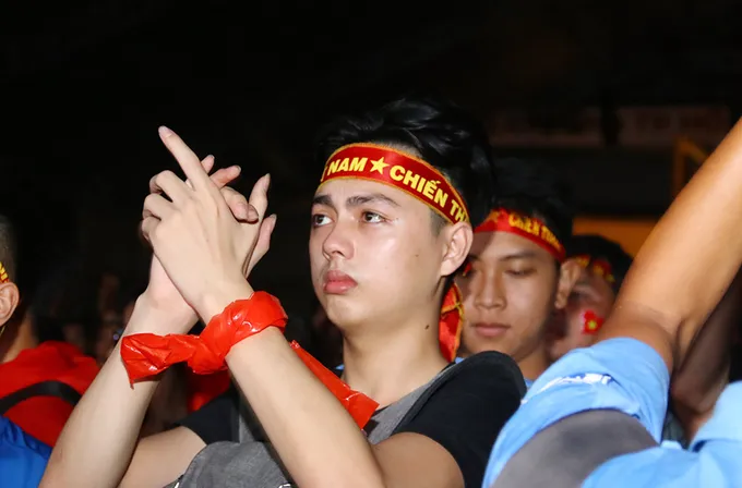 - Bóng Đá