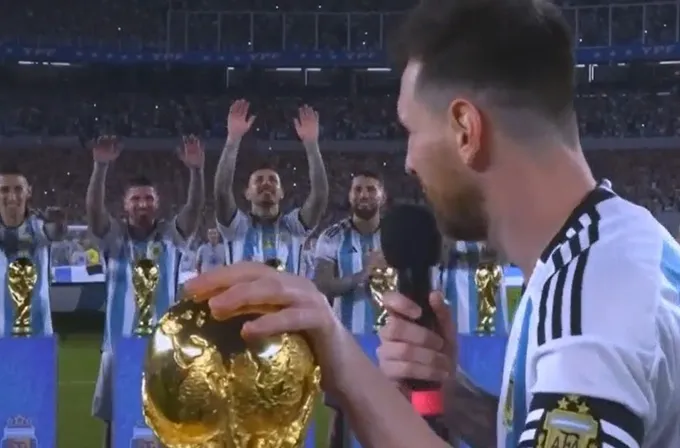 Messi làm HLV tuyển Argentina bật khóc - Bóng Đá