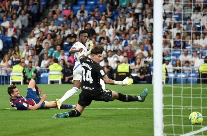 Vinicius lập hat-trick giúp Real thắng 6-0 - Bóng Đá