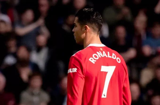 Ronaldo nổi loạn rời MU: Các ông lớn ngoảnh mặt với CR7 - Bóng Đá