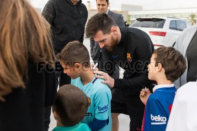 Leo Messi giành giải thưởng tưởng nhớ Aldo Rovira  - Bóng Đá