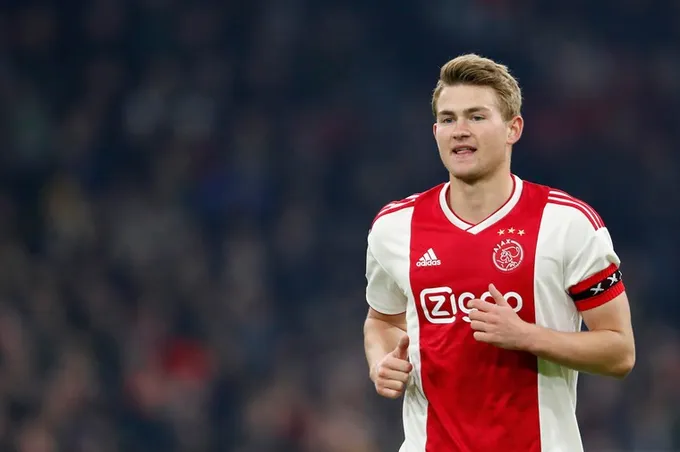 CĐV M.U tức giận vì Juventus chiêu mộ De Ligt - Bóng Đá