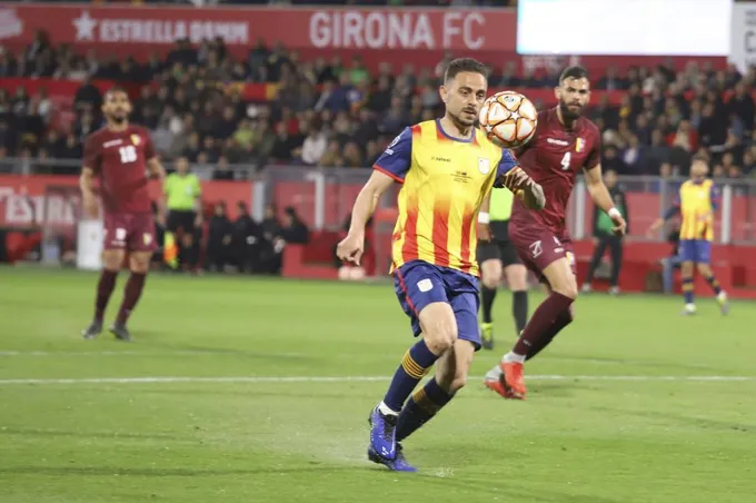 Pique tỏa sáng, tuyển Catalunya thắng đội vừa hạ Argentina của Messi - Bóng Đá