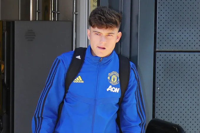 Mason Greenwood dropped from Manchester United squad for West Ham clash but Daniel James included - Bóng Đá