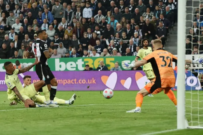 Arsenal văng khỏi top 4: Những trái tim yếu đuối - Bóng Đá
