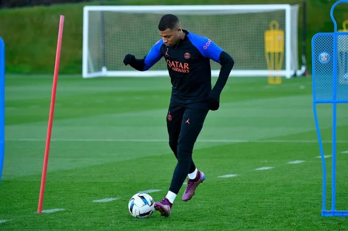 Lý do Mbappe trở lại PSG chưa đầy 72 giờ sau chung kết - Bóng Đá