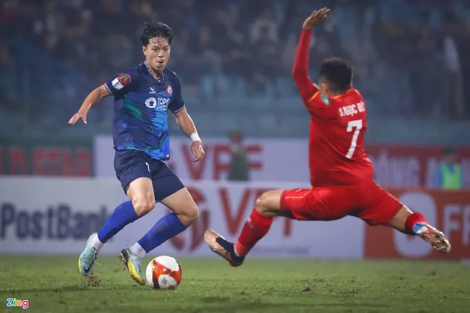 Cầu thủ Việt kiều không may gặp Văn Hậu ngày ra mắt V.League - Bóng Đá