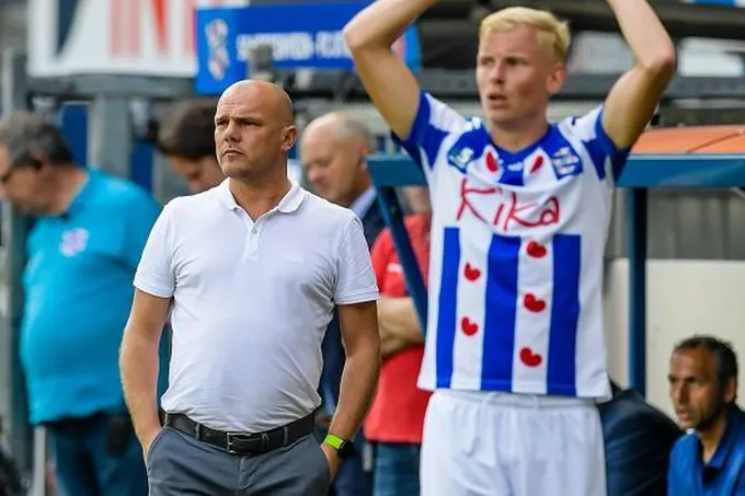 - Bóng Đá