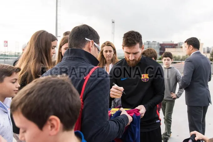 Leo Messi giành giải thưởng tưởng nhớ Aldo Rovira  - Bóng Đá