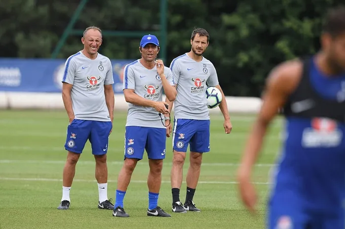 Chelsea tập - Bóng Đá