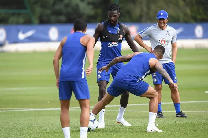 Chelsea tập - Bóng Đá