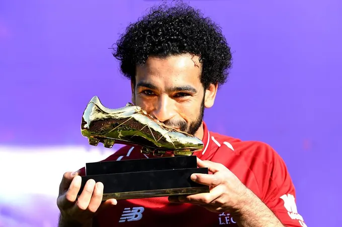 Salah rạng rỡ nhận giải Vua phá lưới - Bóng Đá