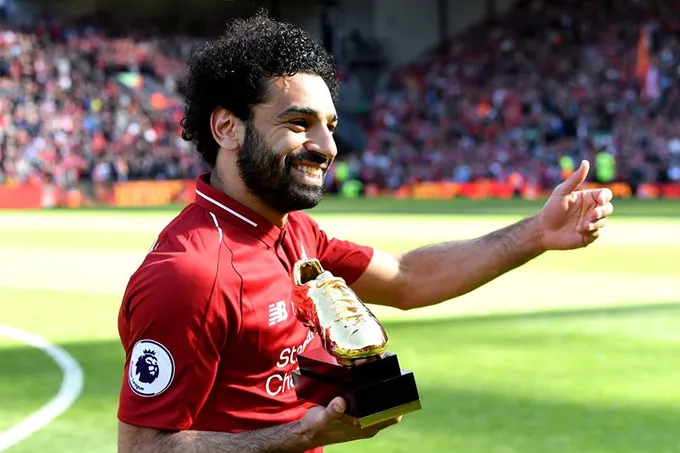 Salah rạng rỡ nhận giải Vua phá lưới - Bóng Đá