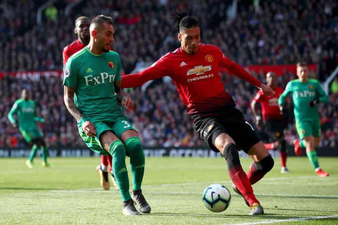 Smalling phản ứng thế nào sau pha đốt lưới nhà Man Utd? - Bóng Đá