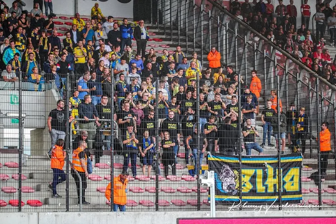 Công Phượng ngồi ngoài, nhìn các đồng đội bất lực trước Antwerp - Bóng Đá