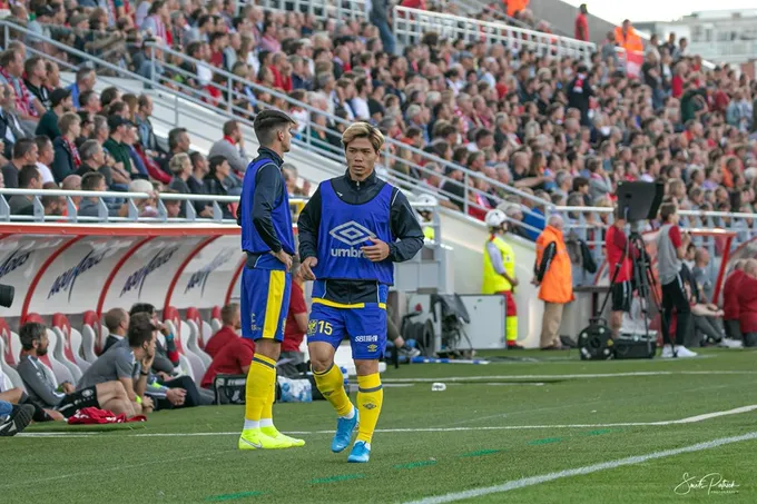 Công Phượng ngồi ngoài, nhìn các đồng đội bất lực trước Antwerp - Bóng Đá