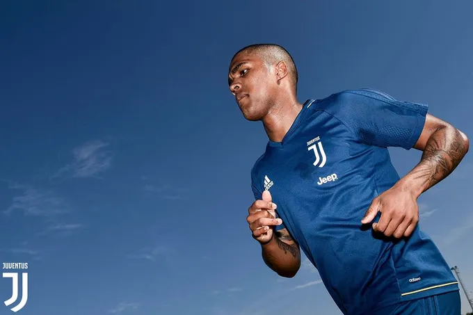 Buổi tập đầu tiên của Douglas Costa tại Juventus - Bóng Đá