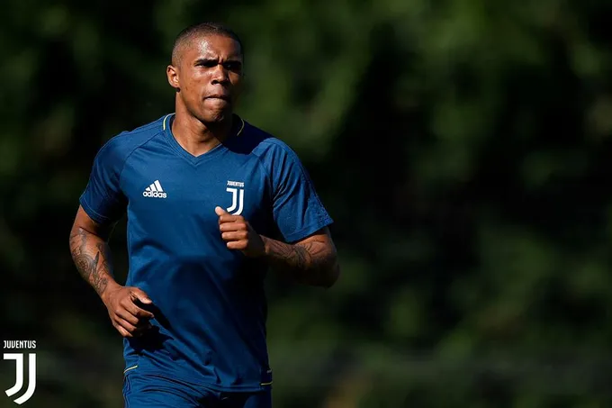 Buổi tập đầu tiên của Douglas Costa tại Juventus - Bóng Đá