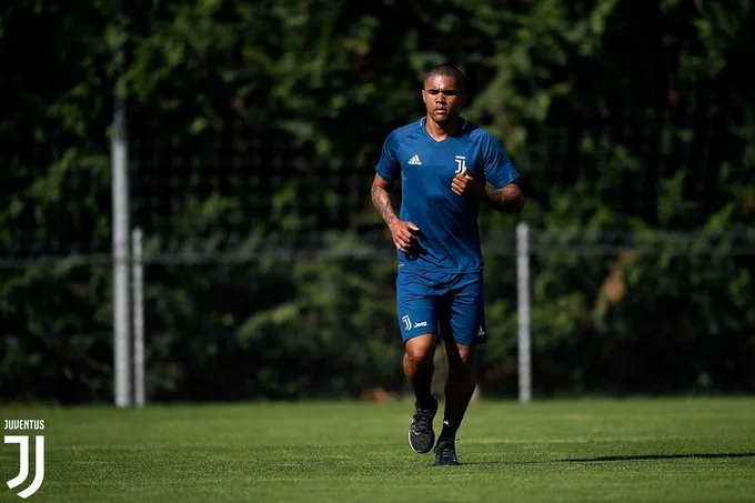 Buổi tập đầu tiên của Douglas Costa tại Juventus - Bóng Đá