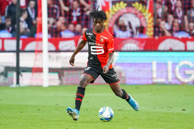 Eduardo Camavinga could be in line for a new contract, according to Goal.com, which will see the midfielder stay at Rennes for another season - Bóng Đá