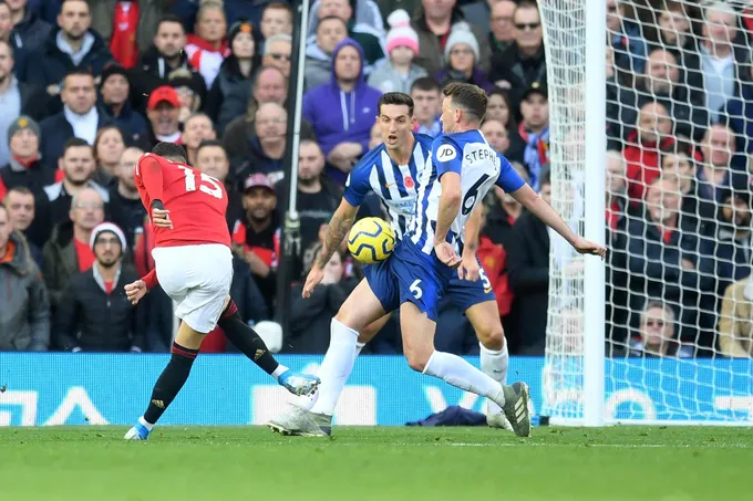 Man Utd fans laud Fred after Brazilian’s midfield masterclass against Brighton - Bóng Đá