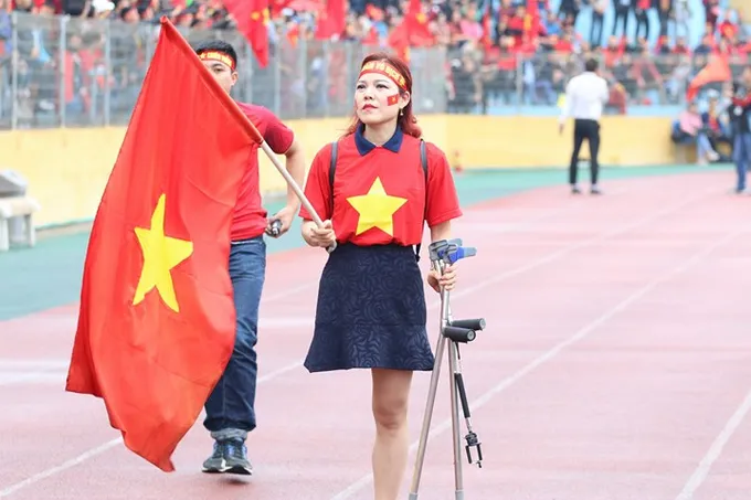 - Bóng Đá
