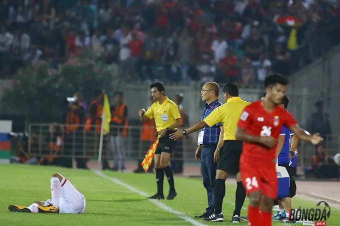 Dư âm ĐT Việt Nam 0-0 Myanmar: Công Phương, Quang Hải ăn món 