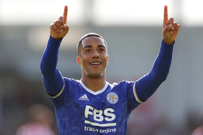 Erik ten Hag revives Manchester United’s interest in Leicester City contract rebel Youri Tielemans - Bóng Đá