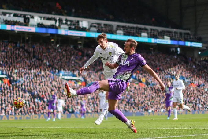 Hiệu ứng Conte; Son và Kane đi vào lịch sử Premier League - Bóng Đá