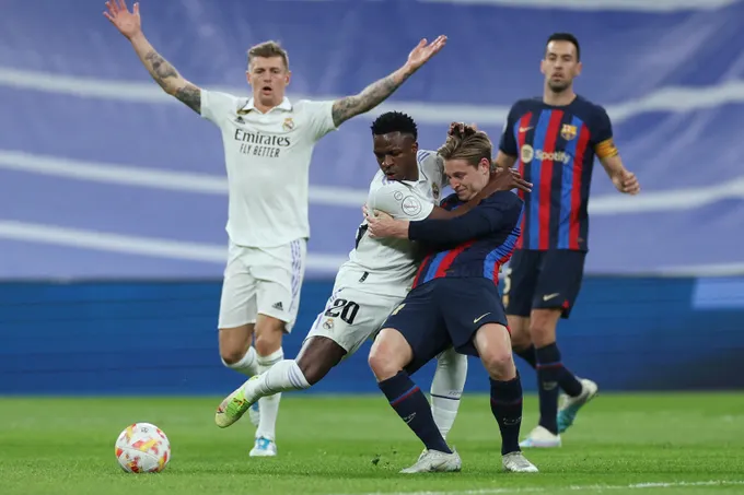 Barca vs Real Madrid: Vinicius đối đầu núi lửa Camp Nou - Bóng Đá