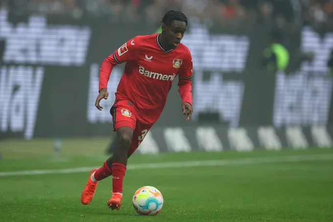 Manchester United join Chelsea in the race for Bayer Leverkusen right-back Jeremie Frimpong - Bóng Đá