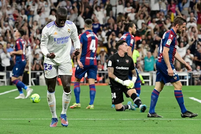 Vinicius lập hat-trick giúp Real thắng 6-0 - Bóng Đá