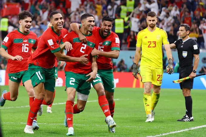 Maroc lập kỳ tích World Cup 2022: Sư tử Hakimi - Bóng Đá