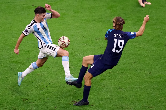 Argentina đấu Pháp: Julian Alvarez, điểm tựa để Messi nâng Cúp vàng - Bóng Đá