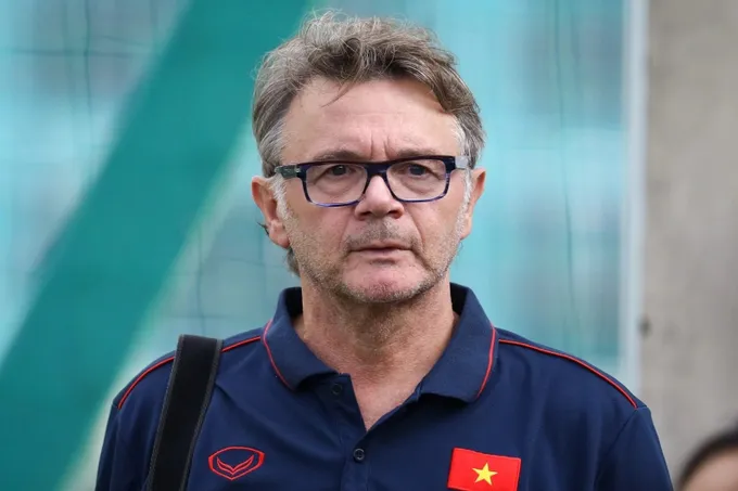 Philippe Troussier: Hài hước, nóng tính và cách thu phục quân - Bóng Đá